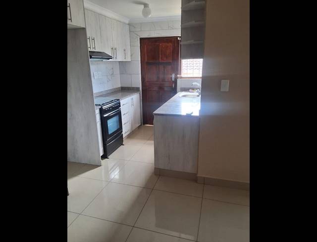 2 BEDROOM TOWNHOUSE FOR SALE IN BELLAIR